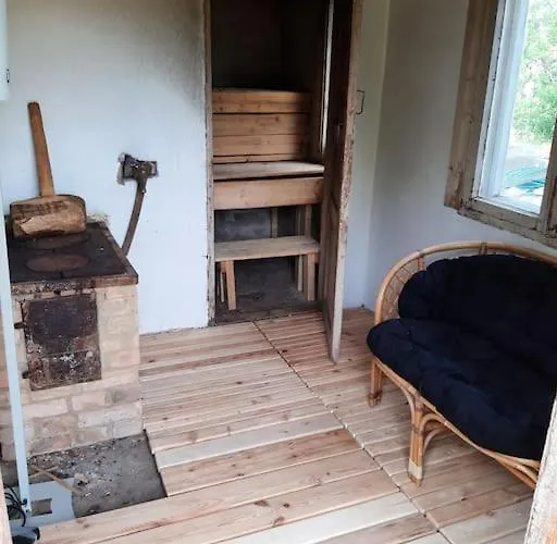 House With Spacious Garden And A Simple Sauna Poltsamaa