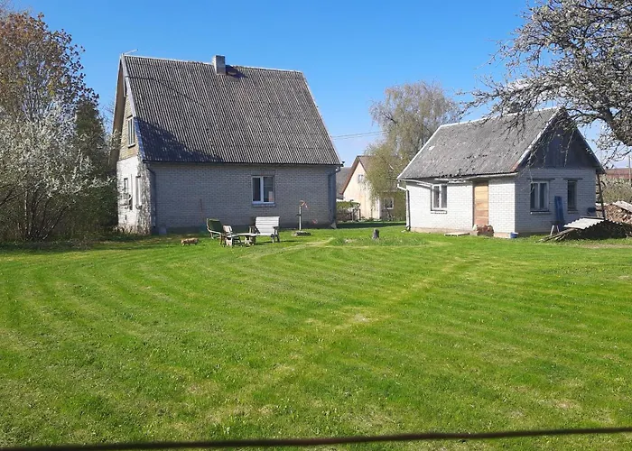 House With Spacious Garden And A Simple Sauna Holiday home Poltsamaa